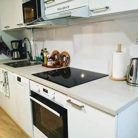 32m2 & Own Parking Place Indoors