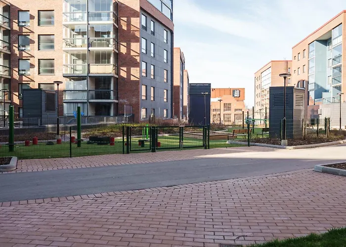 32m2 & Own Parking Place Indoors شقة توركو