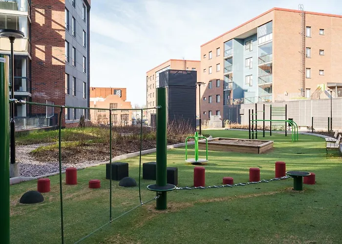 32m2 & Own Parking Place Indoors شقة توركو